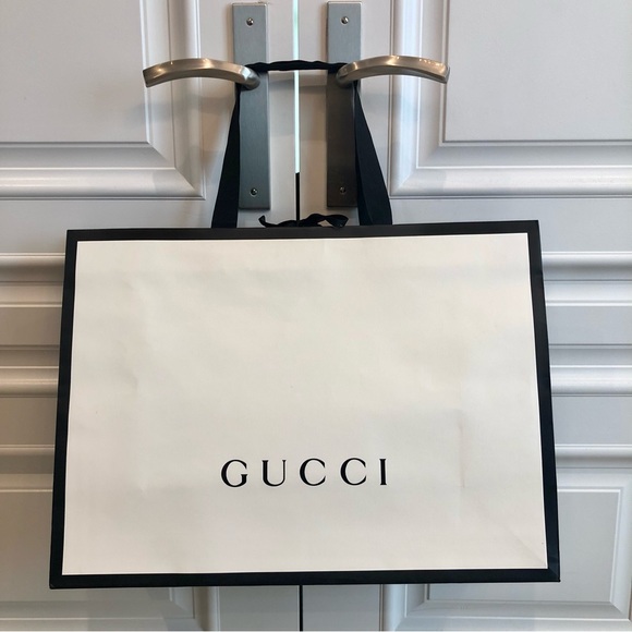 Authentic GUCCI large gift bag. Excellent condition. - Picture 3 of 7